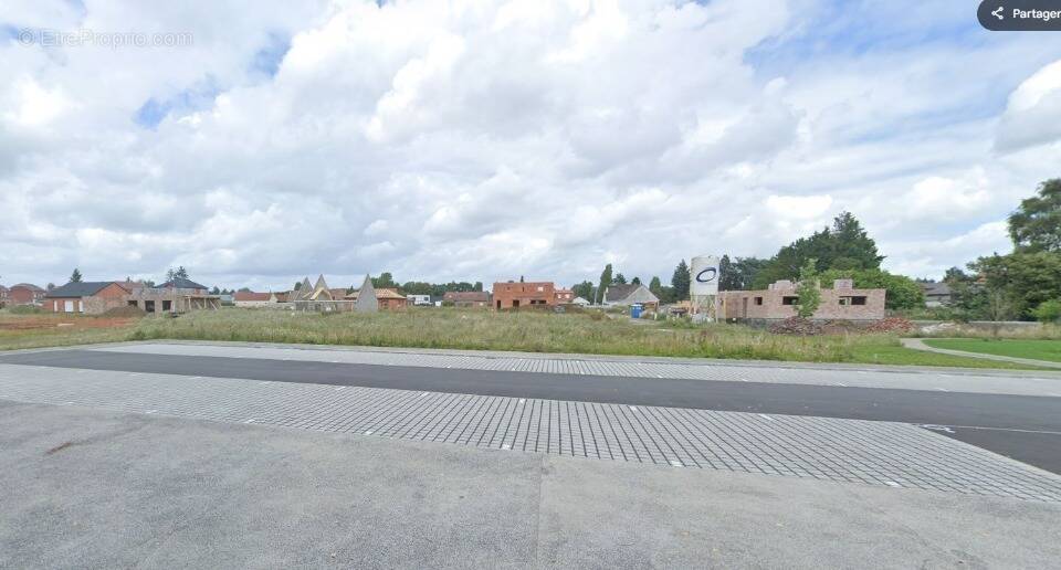 Terrain à LEFOREST