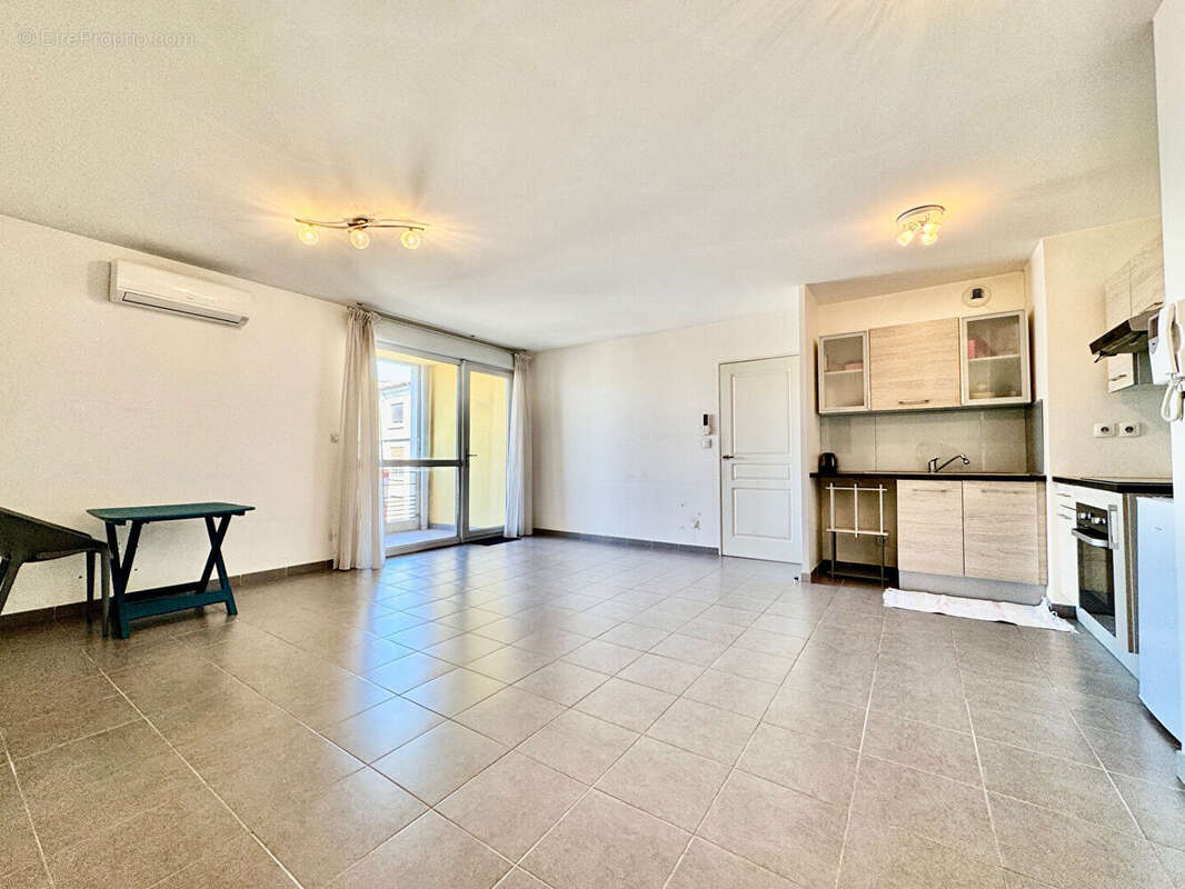 Appartement à MARSEILLE-1E