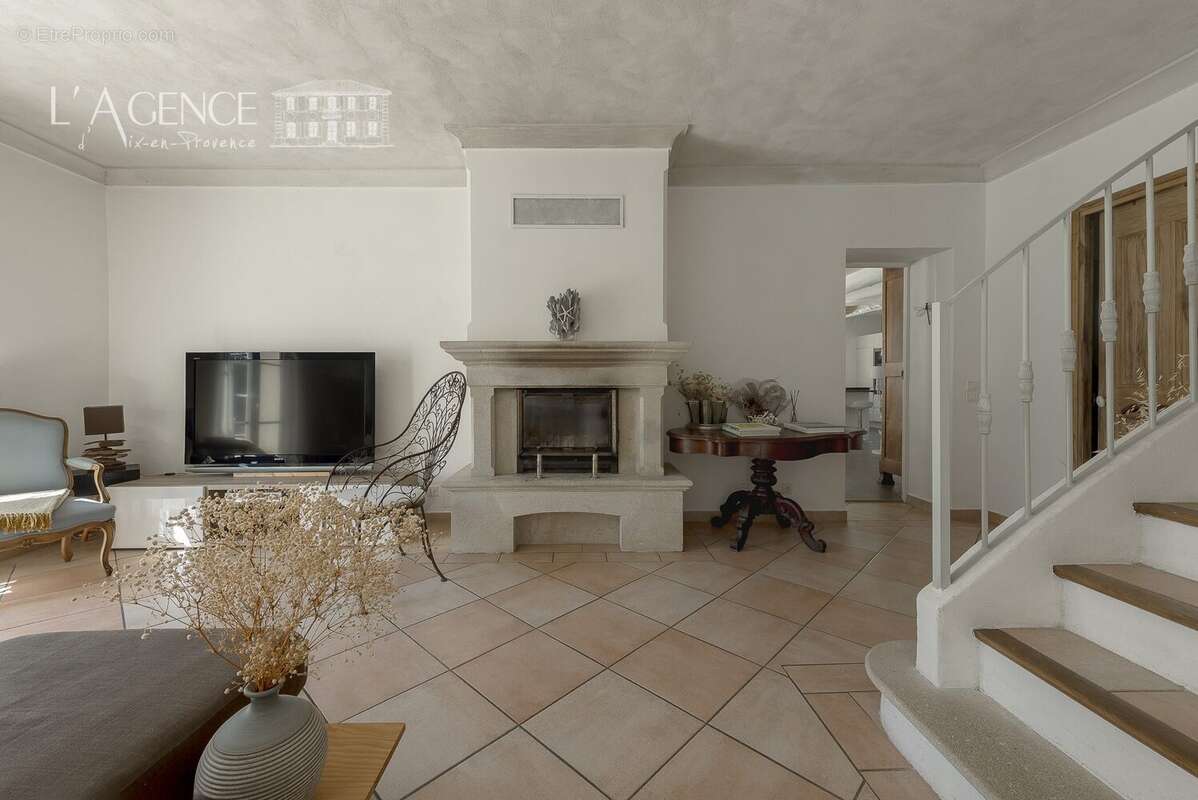 Maison à PEYROLLES-EN-PROVENCE