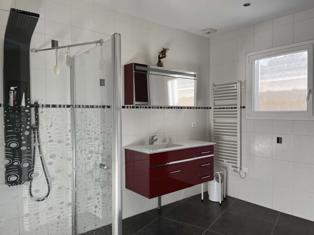 Maison à SAINT-QUENTIN-FALLAVIER