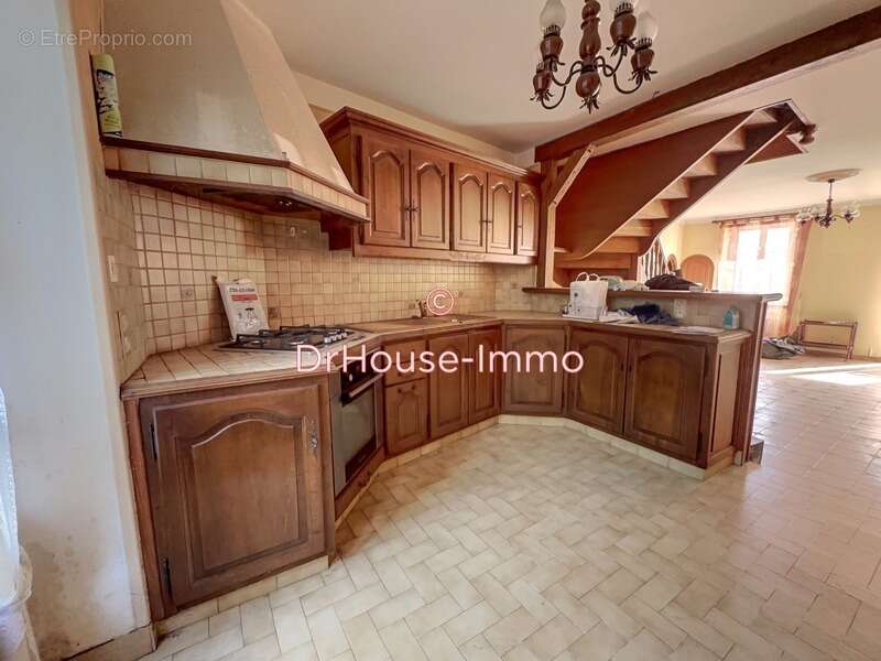 Maison à SAINT-COSME-EN-VAIRAIS