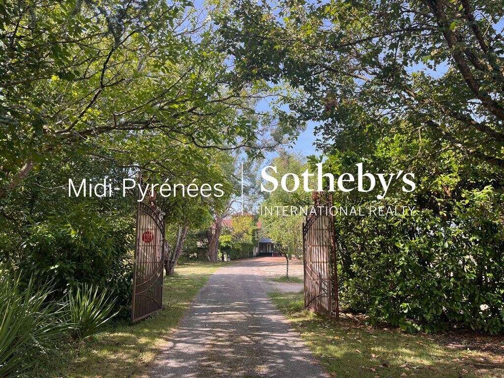 Maison à SAINT-JEAN-POUTGE