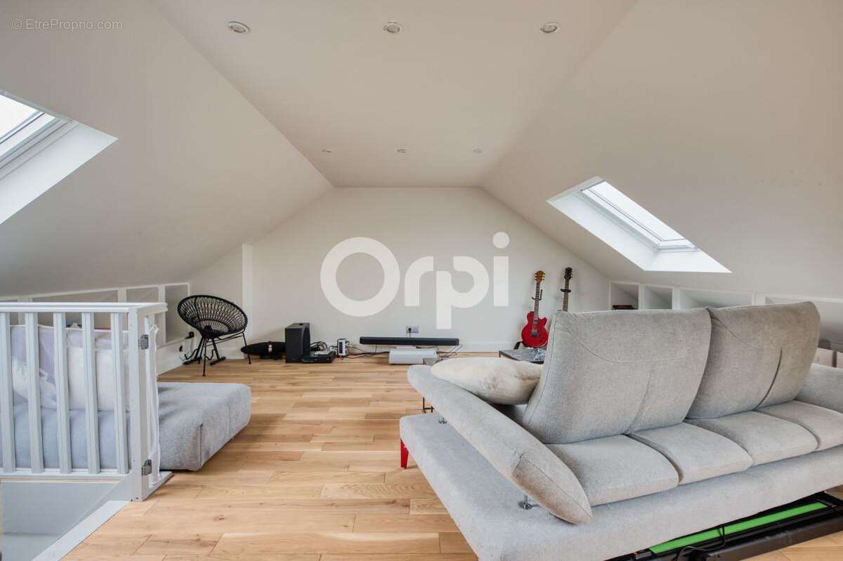 Maison à BUSSY-SAINT-GEORGES