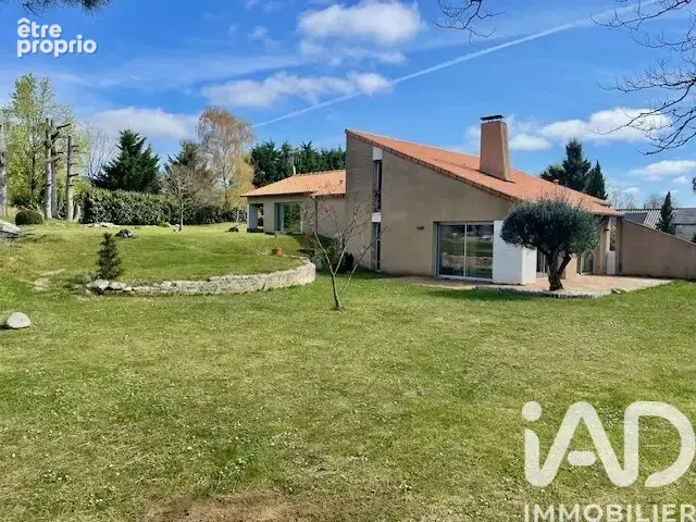 Photo 1 - Maison à SAINT-GENEST-D'AMBIERE