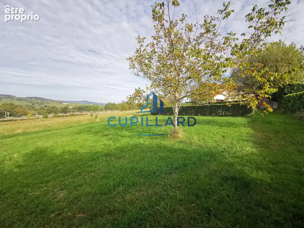 Saint-martin-d’estreaux   corps de ferme rénové avec 6 ha - photo 11