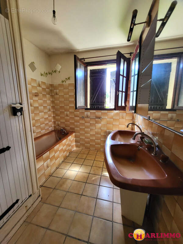 Maison à SAINT-JUNIEN