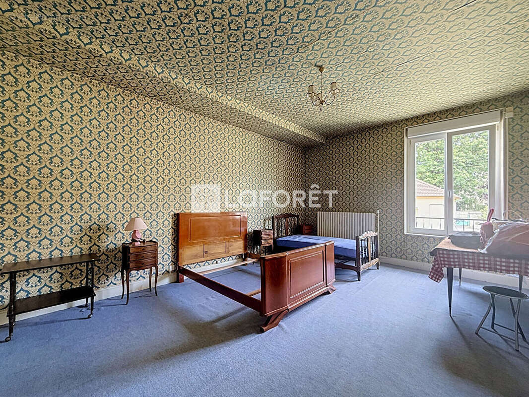 Maison à NEUFCHATEAU