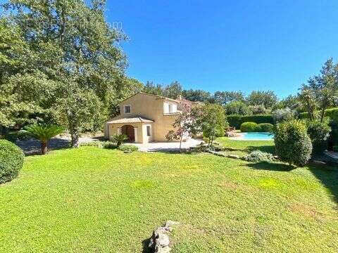 Maison à ROQUEFORT-LES-PINS