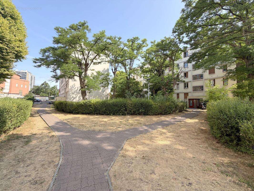 Appartement À Vendre - photo 10