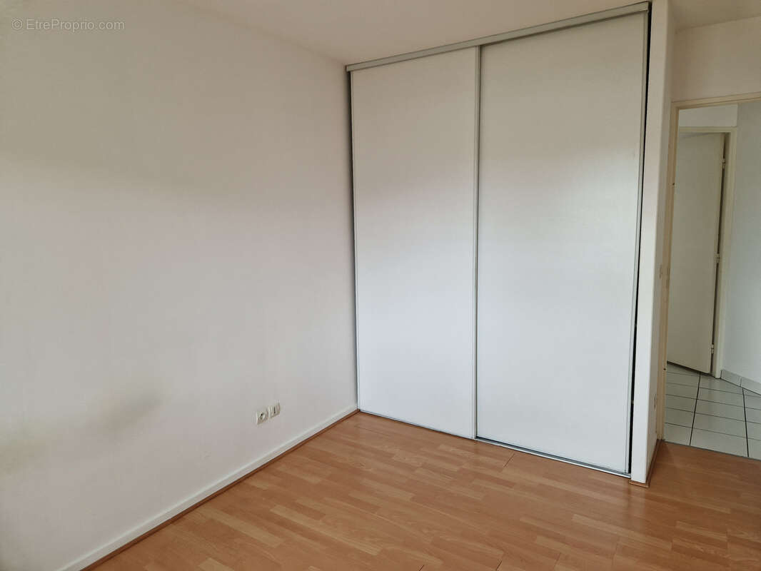 Appartement à SAINT-JEAN-D'ILLAC