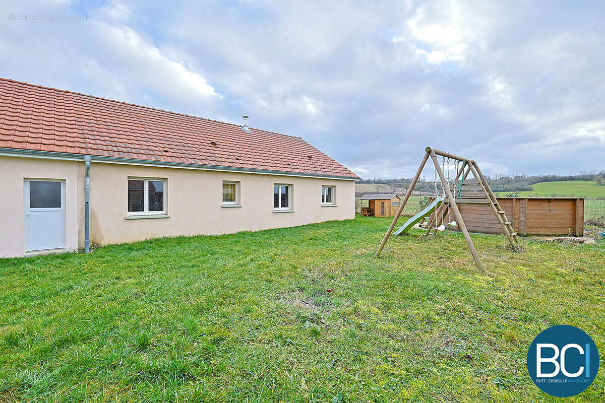 Maison à AZELOT