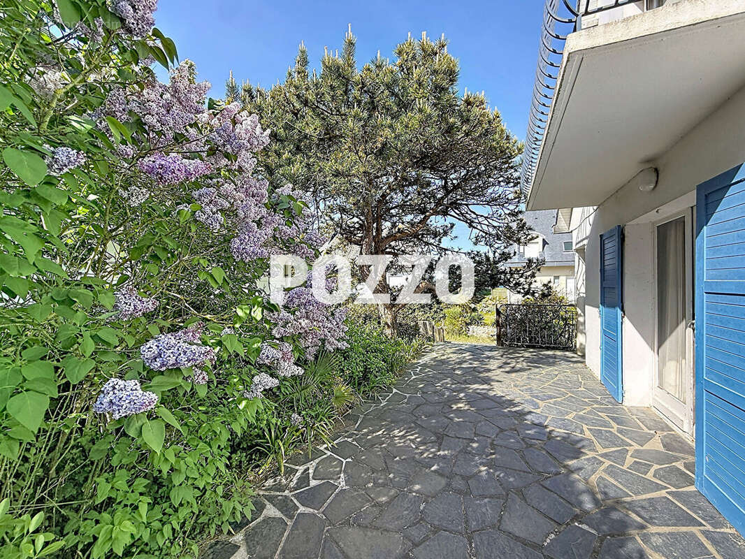 Maison F8 (210m²) en vente à JULLOUVILLE  à 30 m de la mer - photo 14