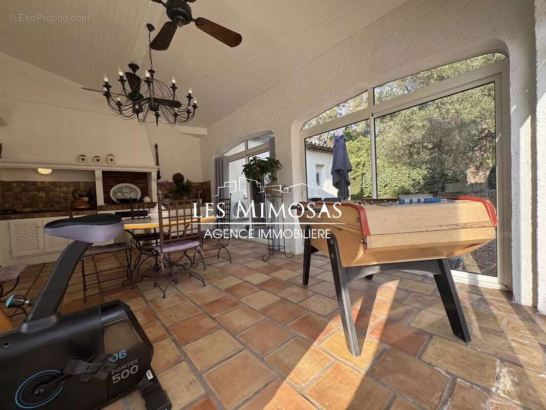 Maison à ROQUEBRUNE-SUR-ARGENS