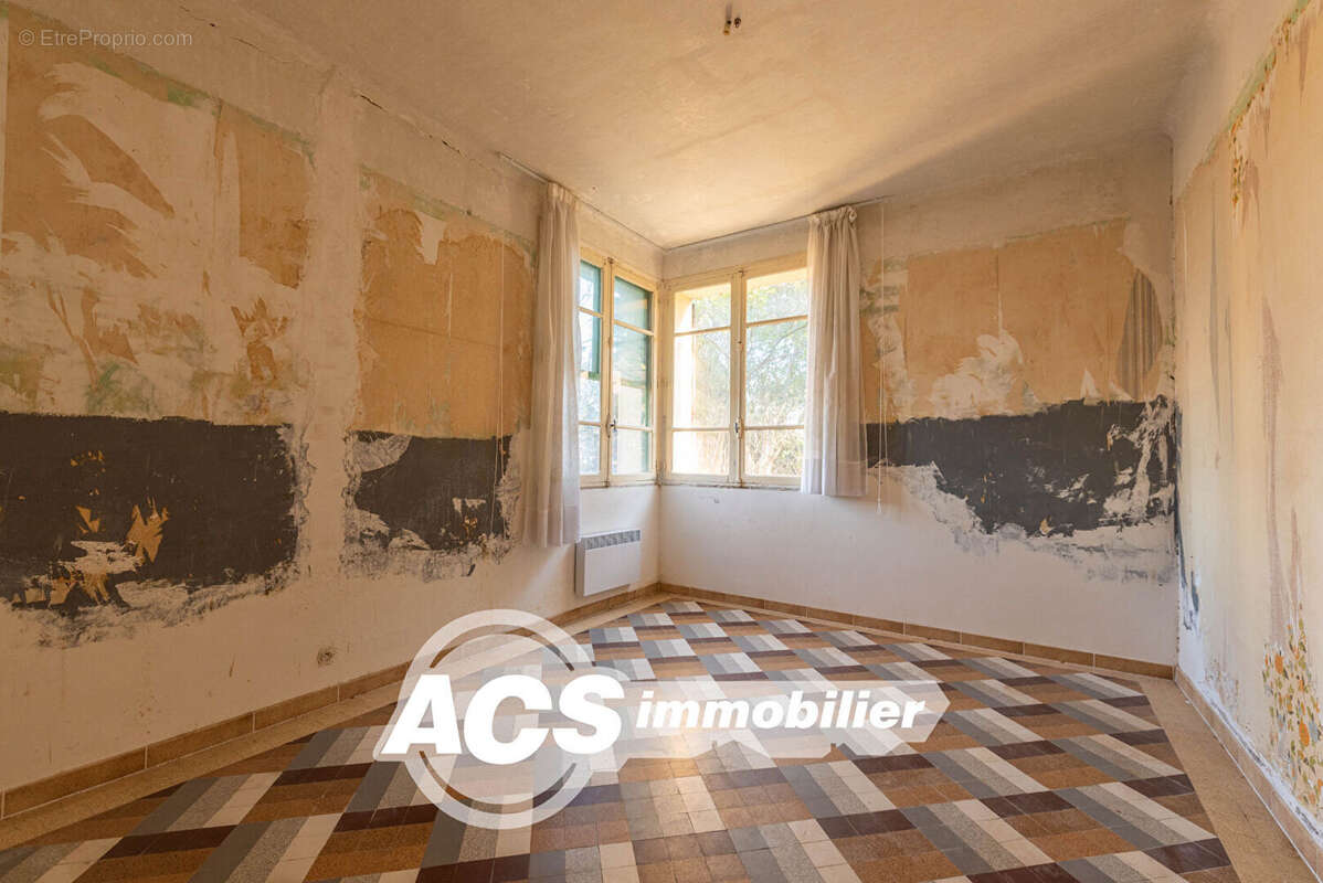 Maison à CHATEAUNEUF-LES-MARTIGUES