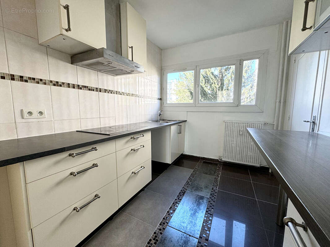 Appartement à LE PONT-DE-CLAIX