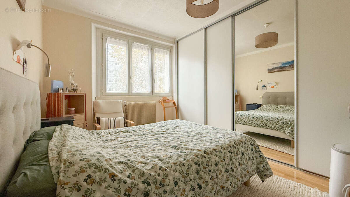 Appartement à NANTERRE