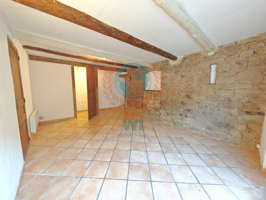 Maison de village avec extérieur - photo 2