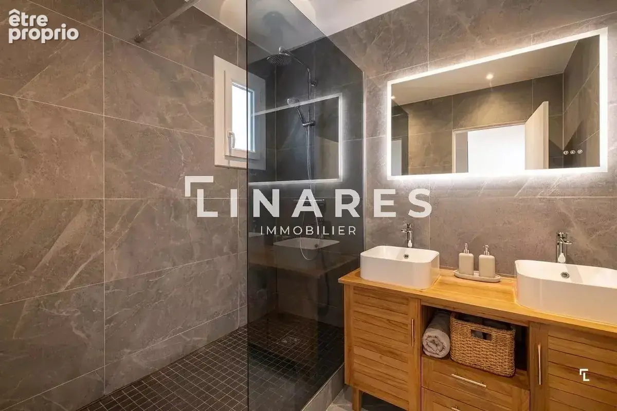 MON MERMOZ - Appartement T3/T4 de 115m2 - Deux balcons - Cave - 13008 CARRE D'OR - photo 6