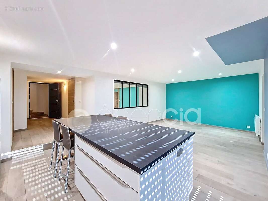 Appartement à SPERACEDES
