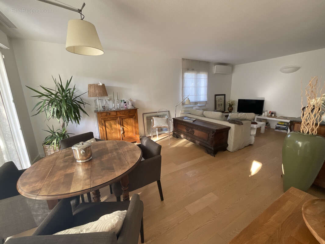 Appartement à LA COLLE-SUR-LOUP