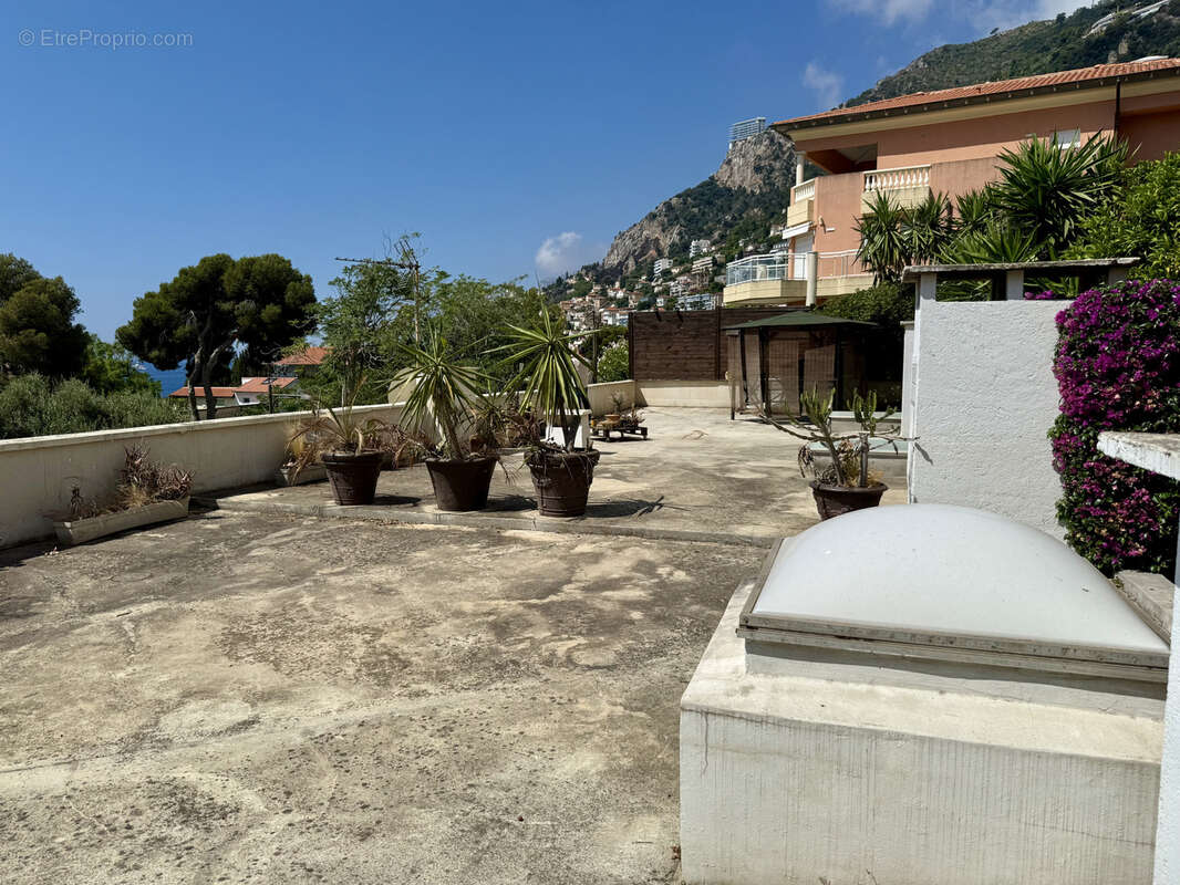 Appartement à ROQUEBRUNE-CAP-MARTIN