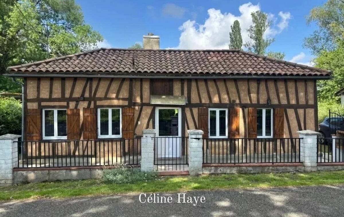 Maison à VIC-FEZENSAC