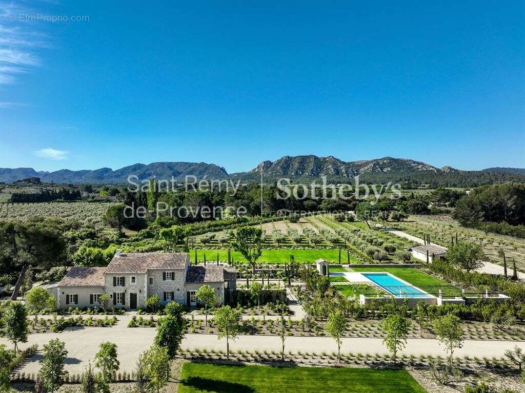 Mas en pierre rénové avec superbe vue sur les Alpilles, tennis et piscine - photo 18