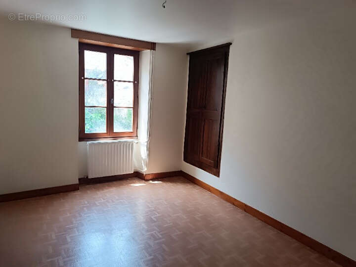 Maison de campagne avec garage et terrain non attenant - photo 4