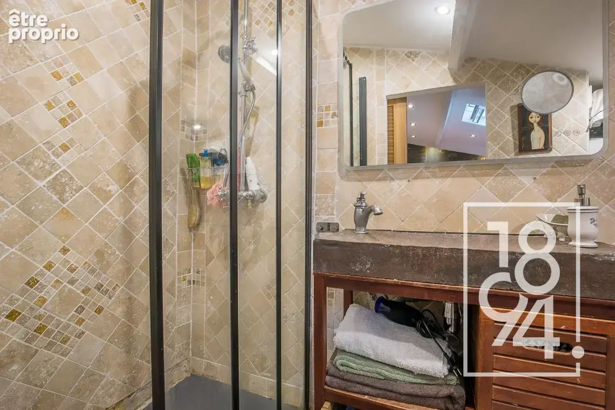 Appartement atypique t2 cours julien-la plaine - photo 7