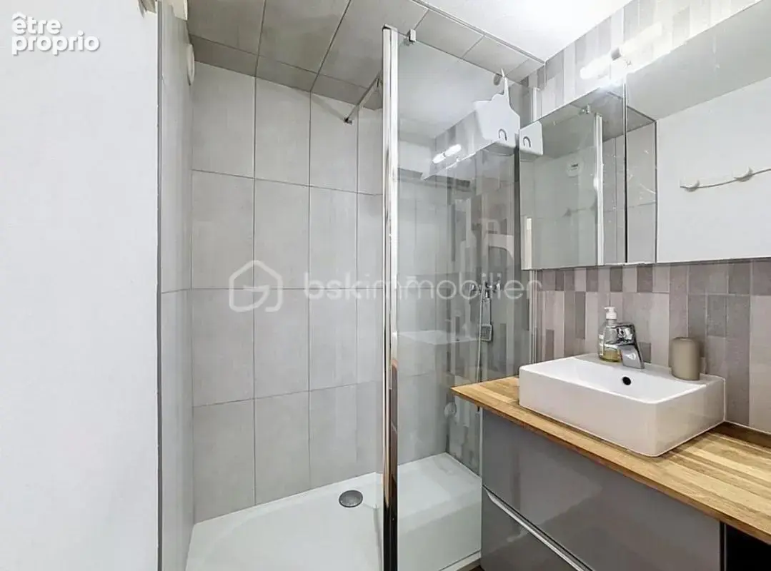 Exclusivité *** palavas-les-flots – rive droite – t2 bis en duplex rénové – terrasse – parking – à 50 m de la mer *** - photo 9