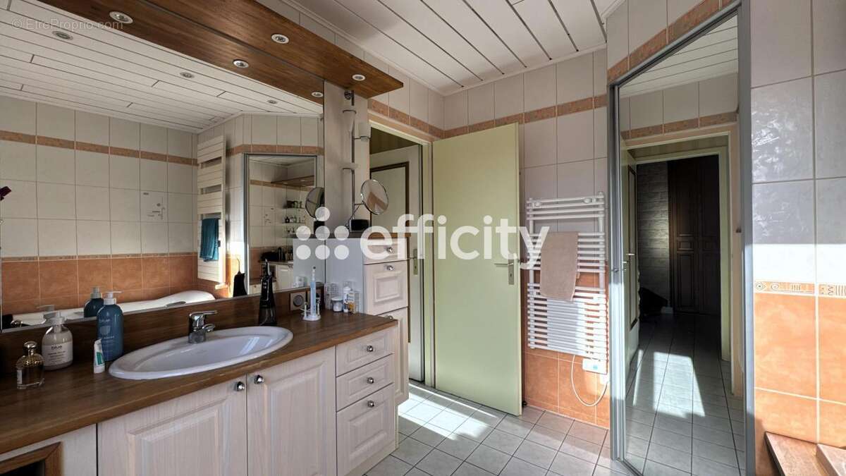 Commerce à ISBERGUES