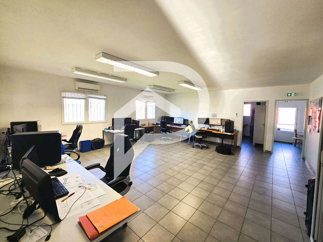 Commerce à ARTHEZ-DE-BEARN