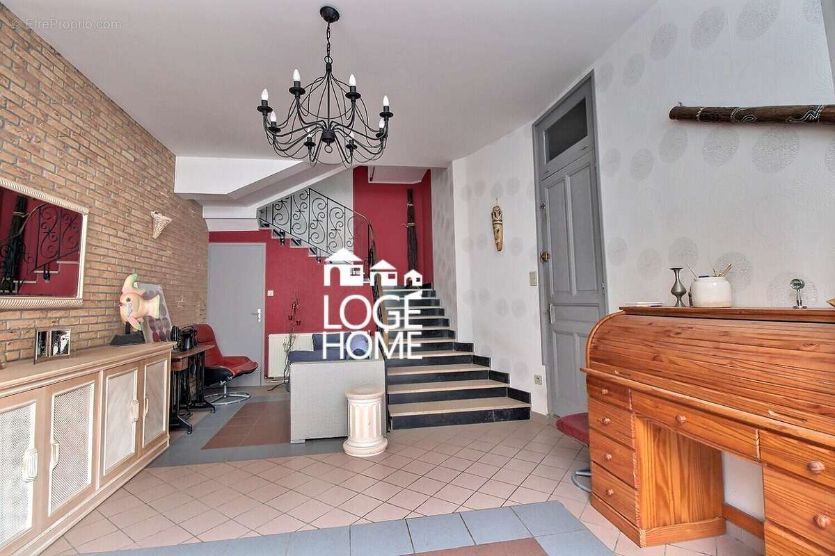 Hall d&#039;entrée - Maison à HENIN-BEAUMONT