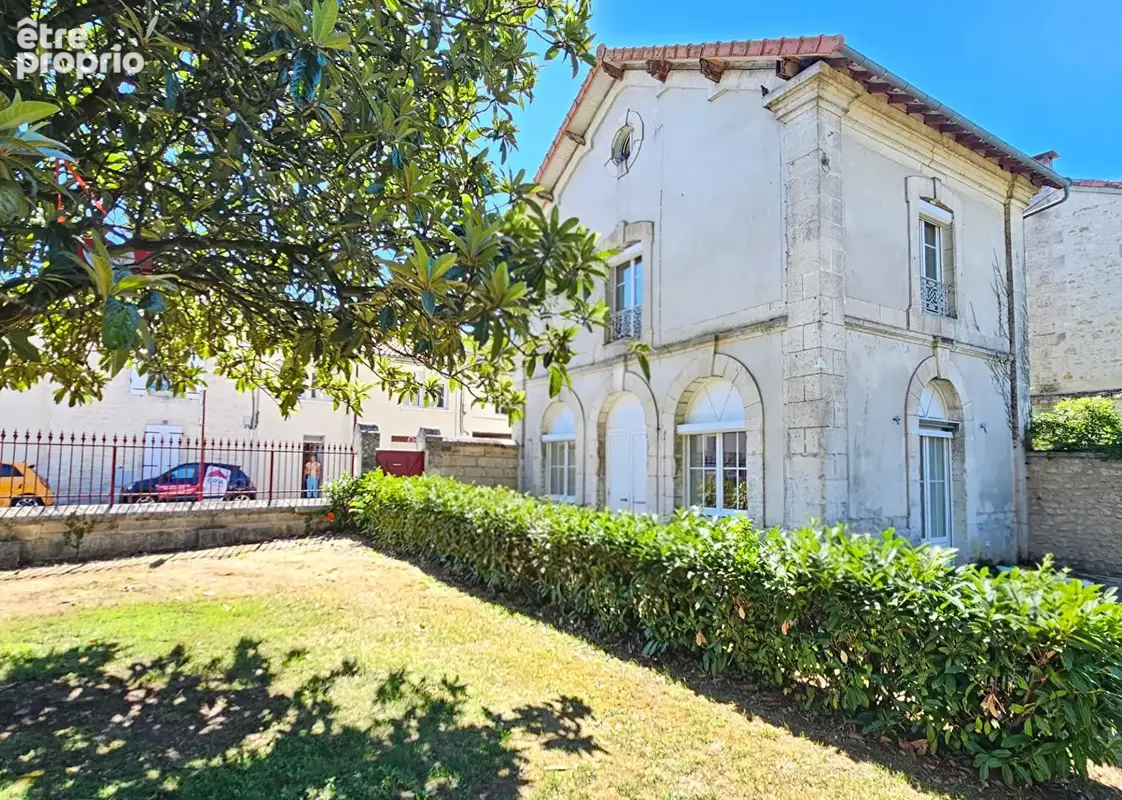 Maison à LA COURONNE