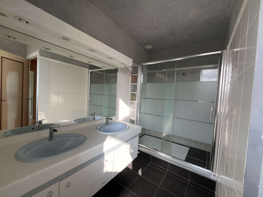 Maison à PONT-DU-CHATEAU