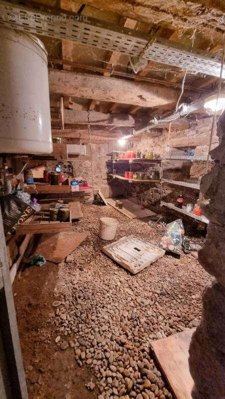 Maison à SAINT-BONNET-DES-QUARTS