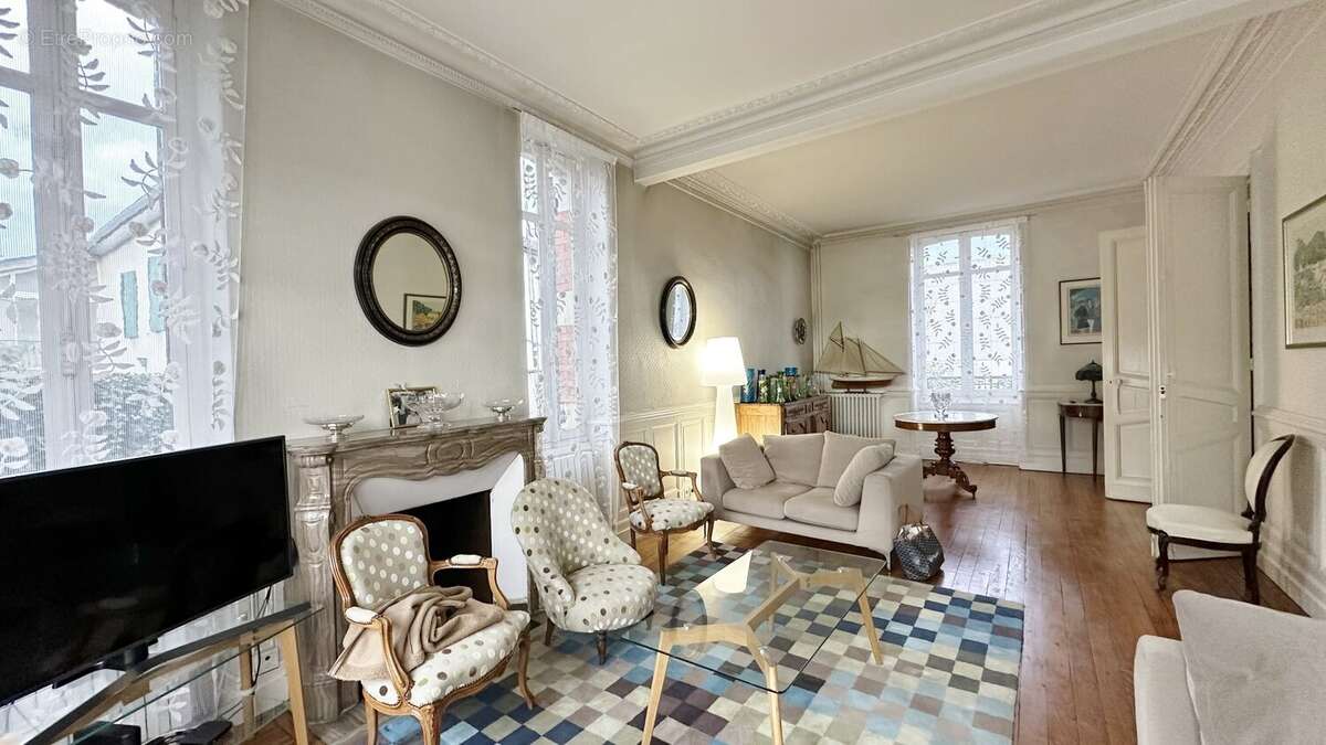 Maison de maitre de type t8 de 202 m2 avec piscine - photo 5
