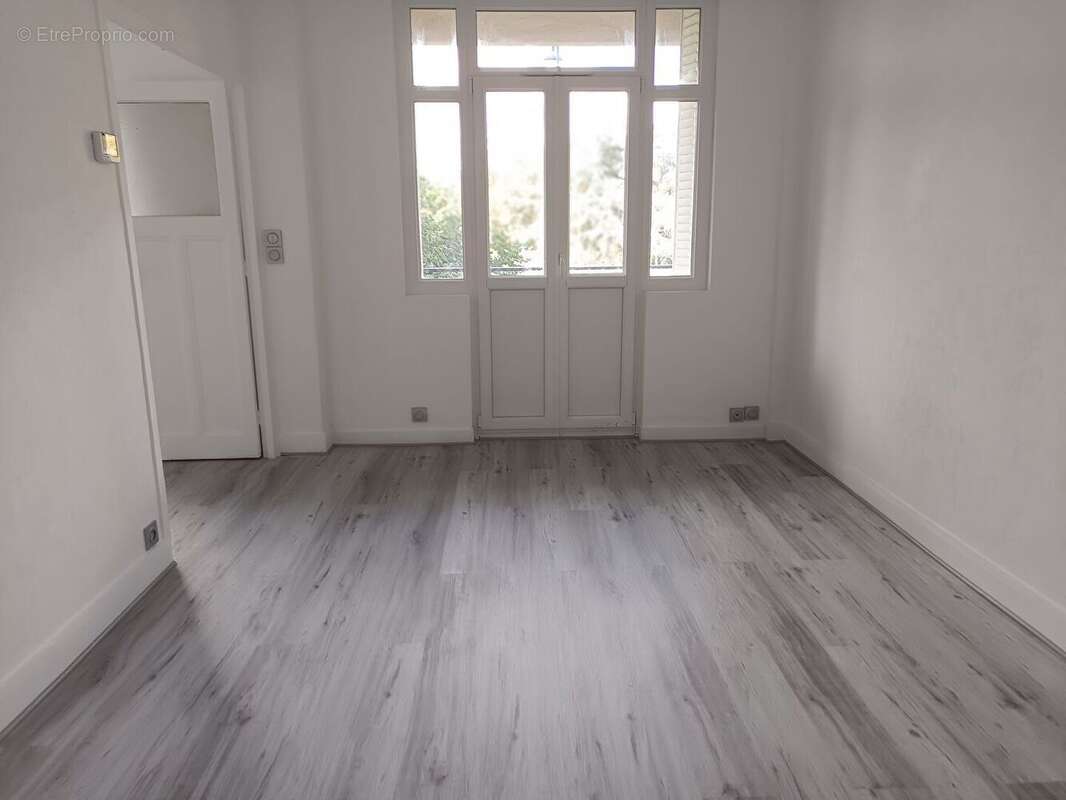 Appartement à CHARENTON-LE-PONT