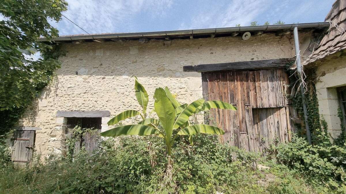 Maison à SAINT-AMAND-DE-VERGT