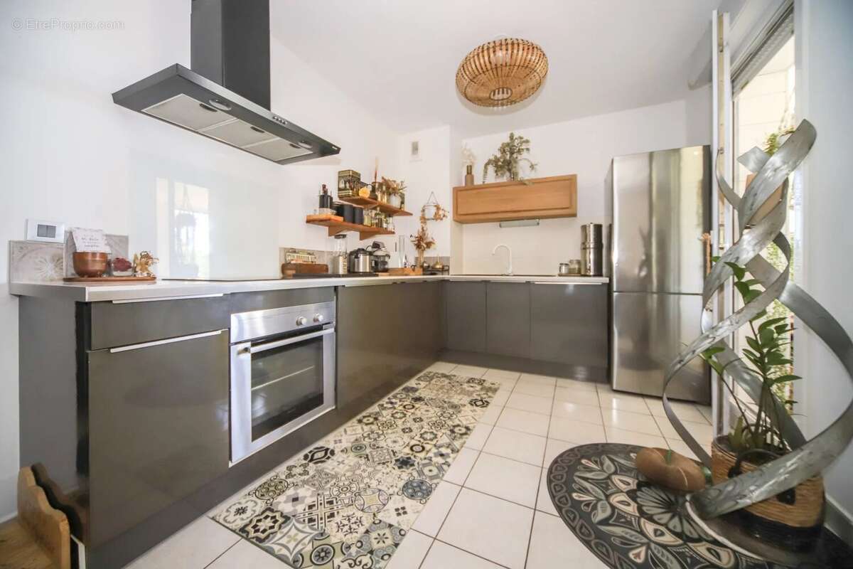 Appartement à LATTES