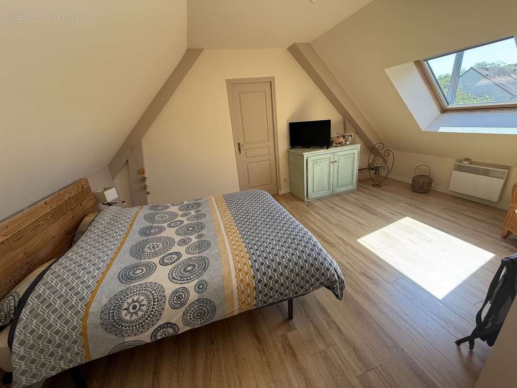 Maison à YVRE-L&#039;EVEQUE