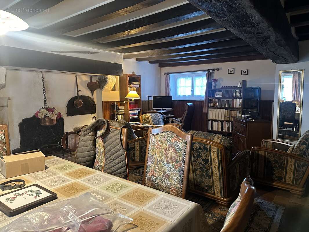 Maison à MONTGIVRAY