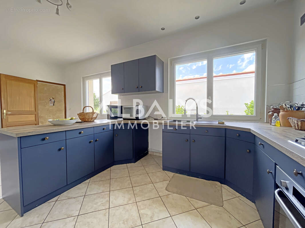 Maison T5 plain-pied - 157m2 - LIBOURNE - photo 4
