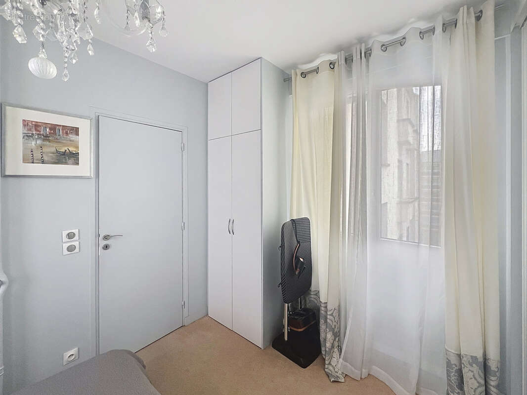 Appartement à NEUILLY-SUR-SEINE