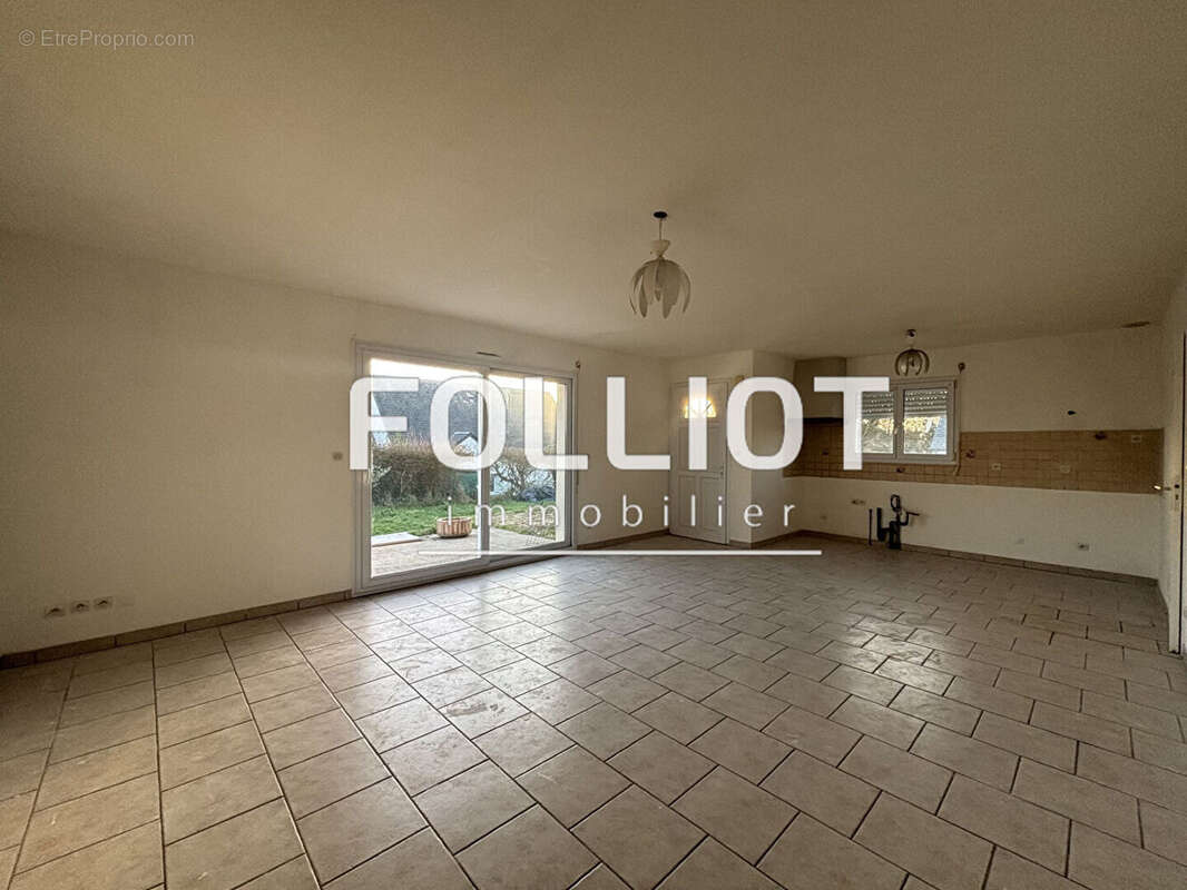 Maison à MONTMARTIN-SUR-MER