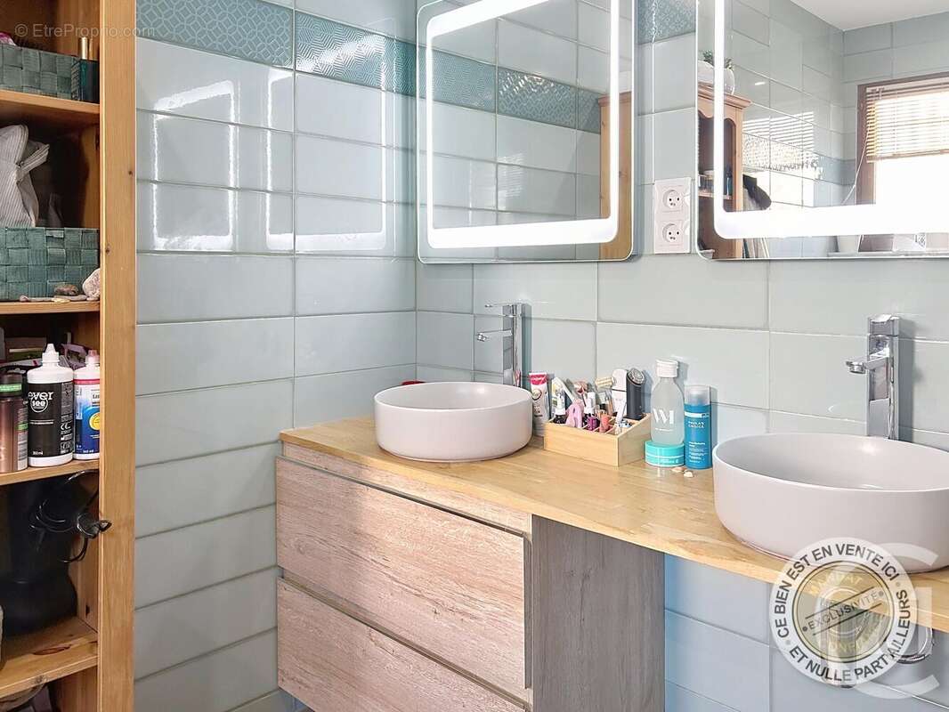 Maison à SAINT-LAURENT-DE-LA-SALANQUE