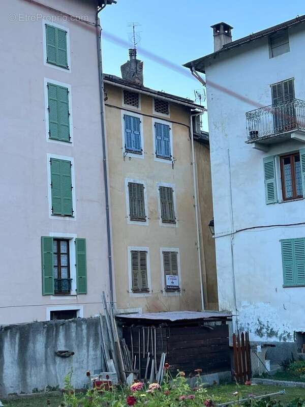Appartement à SAINT-ETIENNE-DE-TINEE