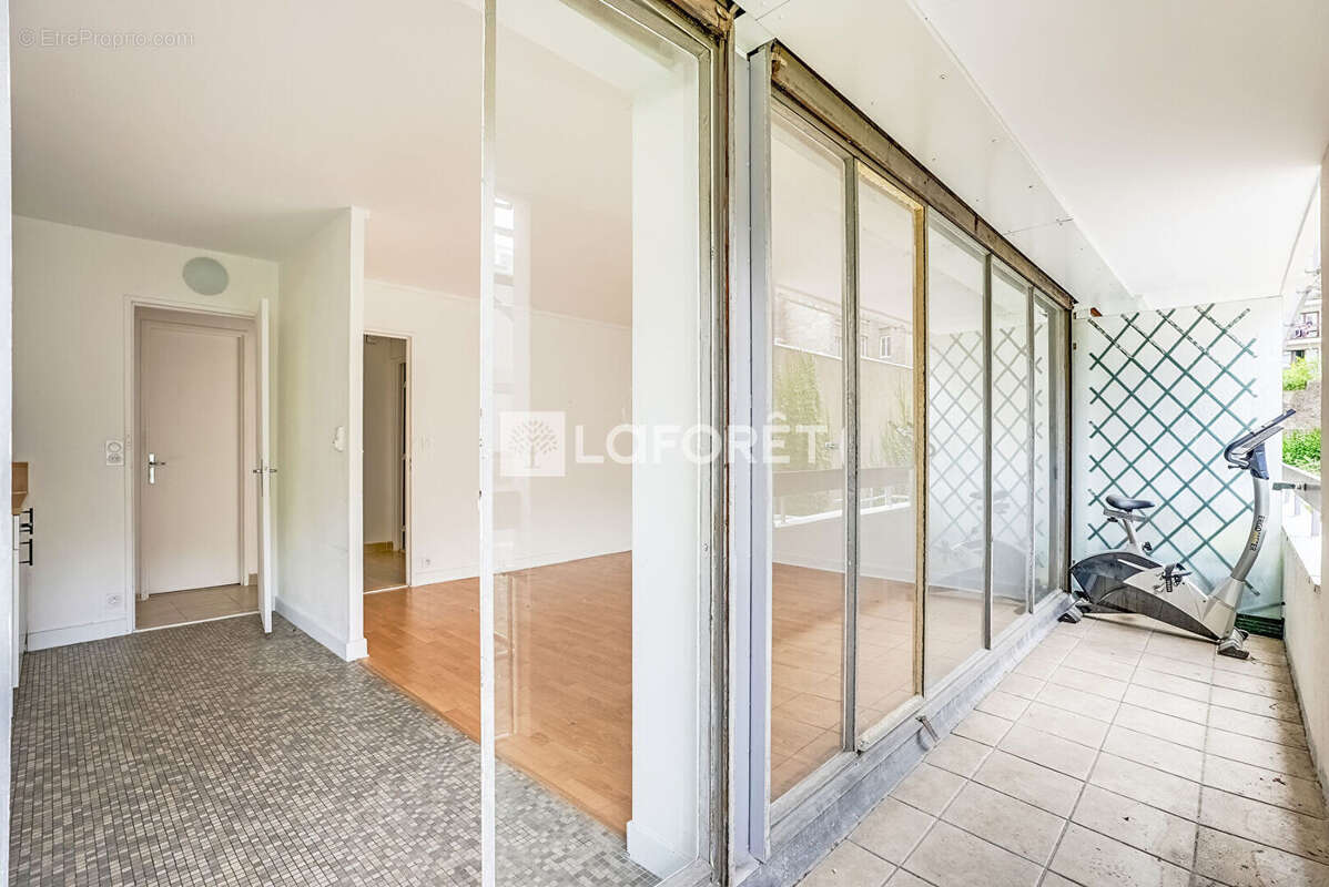 Studio avec une belle terrasse - photo 2