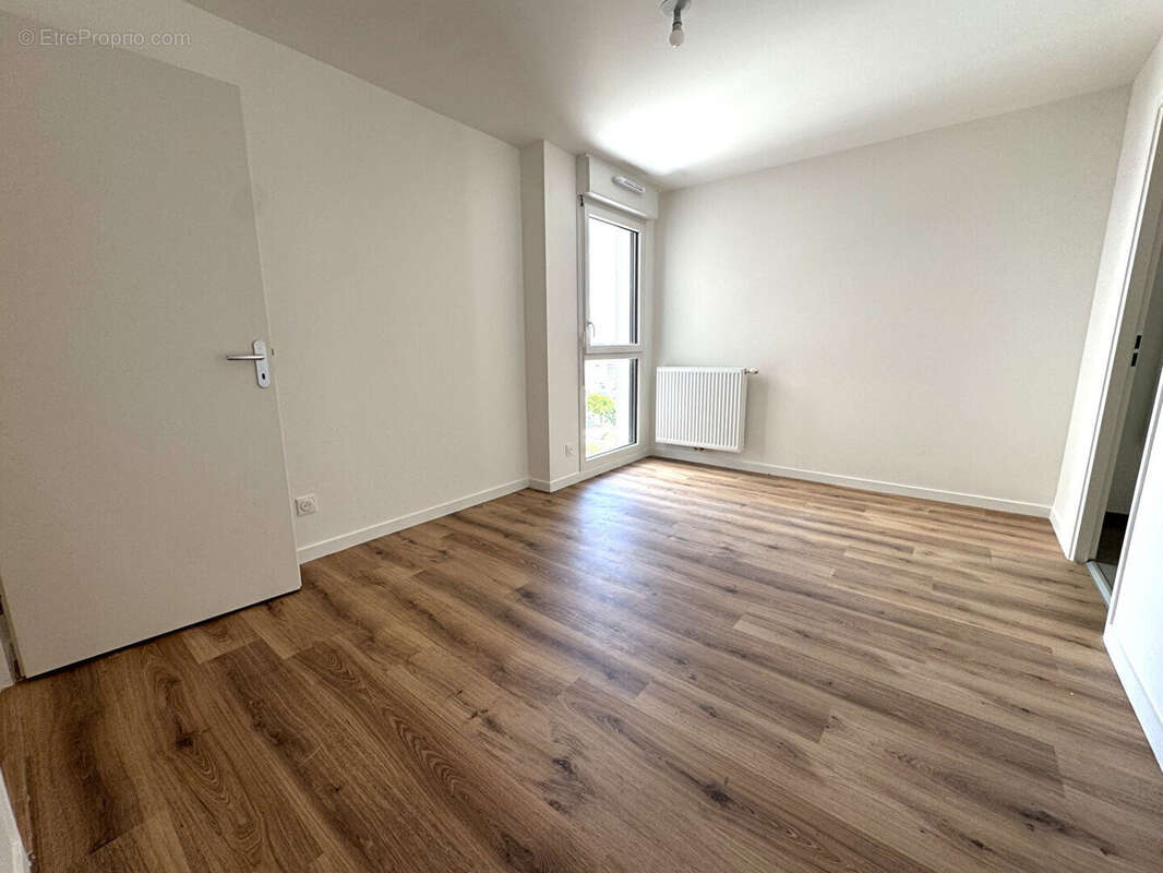 Appartement 4 pièces de 105m² + 60m² de Terrasse + 2 PK sous-sol ! MERIGNAC - photo 9