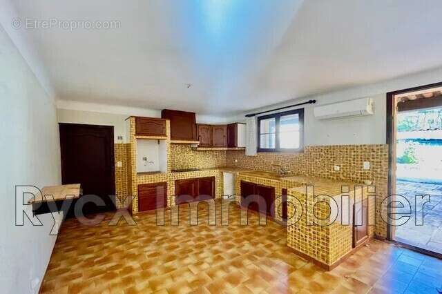 Maison 120 m² à Saignon  - photo 7